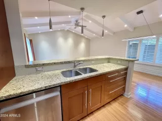 Photo #3: 6749184 Listing 