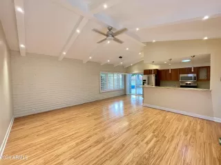 Photo #5: 6749184 Listing 