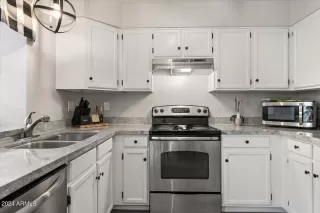 Photo #5: 6749368 Listing