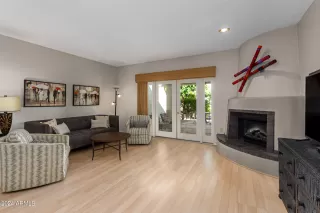 Photo #2: 6749393 Listing 