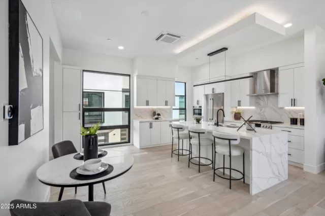 MLS: 6749430 Condo For Sale