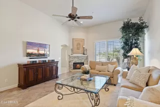 Photo #5: 6749556 Listing