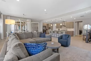 Photo #2: 6749643 Listing 