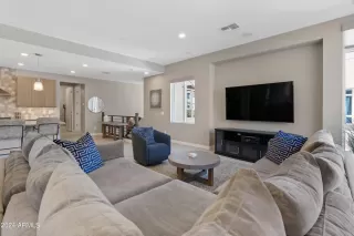 Photo #3: 6749643 Listing 