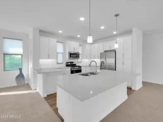 Photo #3: 6749719 Listing 