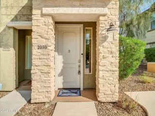 Photo #6: 6749719 Listing 