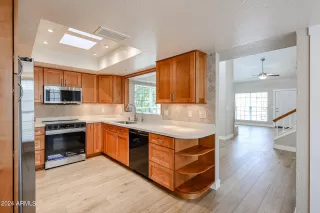 Photo #5: 6750243 Listing 