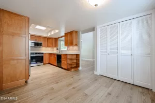 Photo #6: 6750243 Listing 