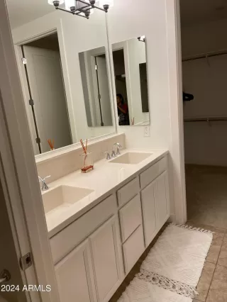 Photo #5: 6750424 Listing