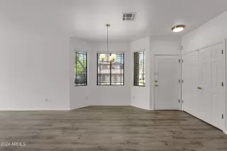 Photo #5: 6750863 Listing 