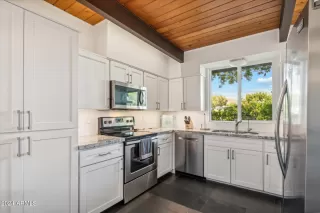 Photo #2: 6751011 Listing