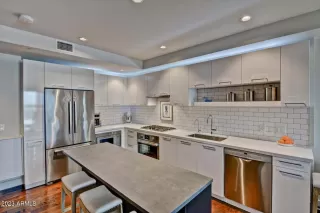 Photo #2: 6751249 Listing