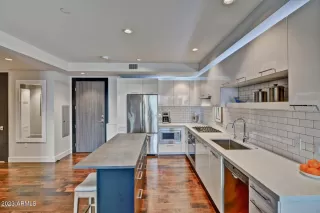 Photo #3: 6751249 Listing