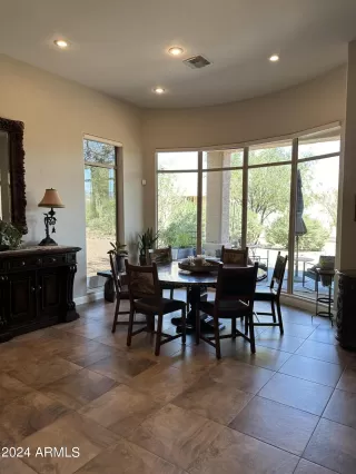 Photo #5: 6751467 Listing