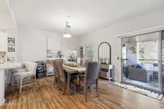 Photo #4: 6751819 Listing