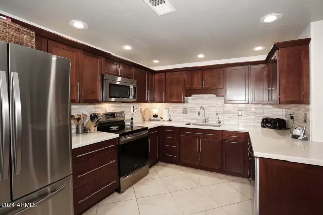 MLS: 6751965 Condo For Sale