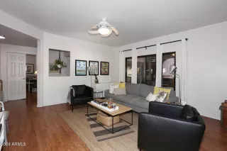 Photo #5: 6751965 Listing