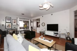 Photo #6: 6751965 Listing