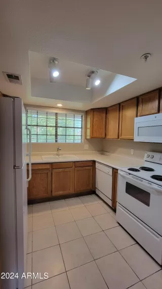 Photo #5: 6752063 Listing