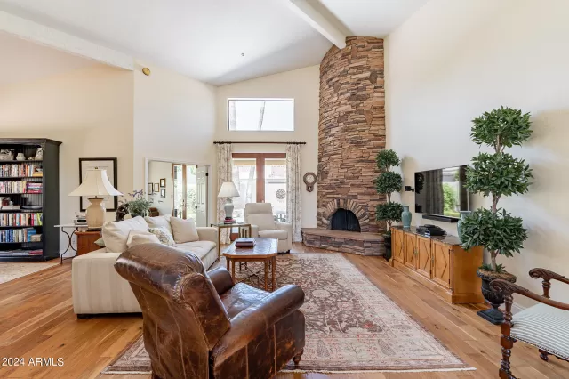 MLS: 6752117 Condo For Sale