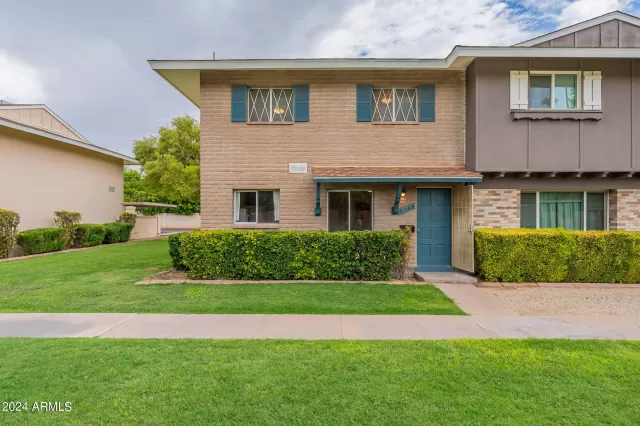 MLS: 6752218 Condo For Sale