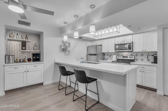 MLS: 6752232 Condo For Sale