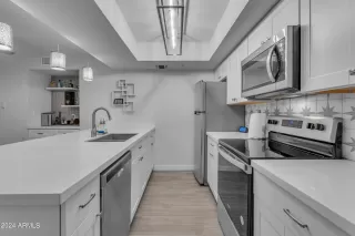 Photo #6: 6752232 Listing 