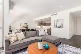 Photo #4: 6752332 Listing