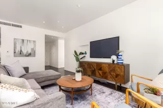 Photo #5: 6752332 Listing