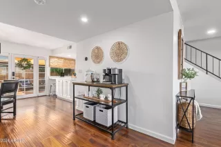 Photo #6: 6752436 Listing