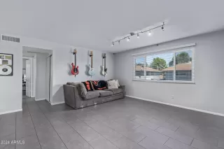 Photo #3: 6752508 Listing