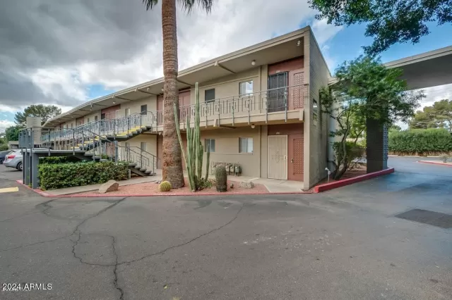 MLS: 6752673 Condo For Sale