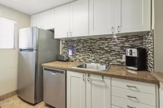 Photo #3: 6752673 Listing