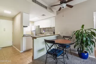 Photo #4: 6752673 Listing