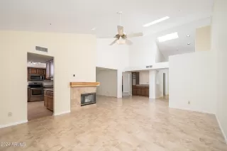 Photo #5: 6752750 Listing