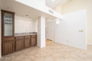 Photo #6: 6752750 Listing