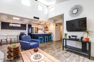 Photo #1: 6752840 Listing