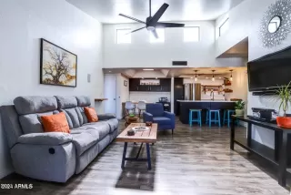 Photo #5: 6752840 Listing