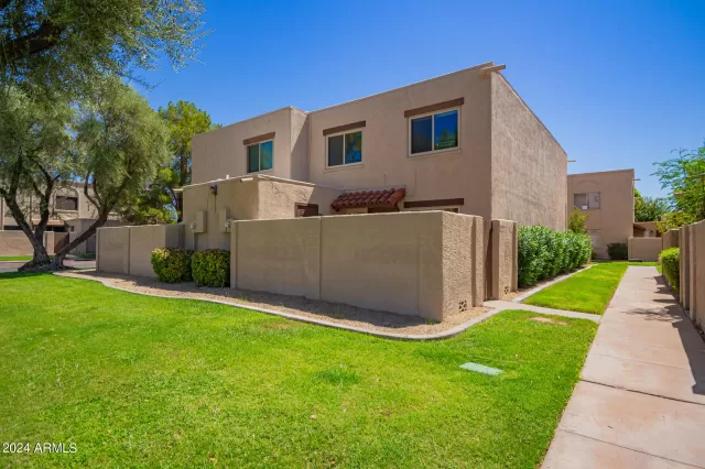 MLS: 6752898 Condo For Sale