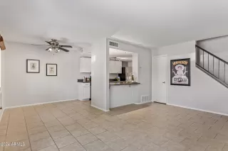 Photo #3: 6752898 Listing