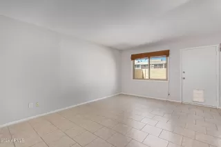 Photo #4: 6752898 Listing