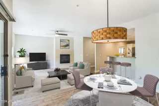 Photo #6: 6752958 Listing