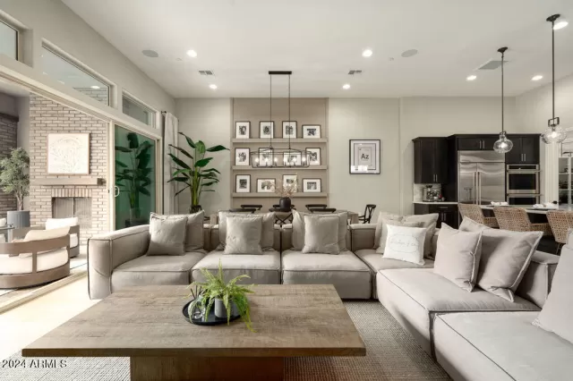 MLS: 6753100 Condo For Sale