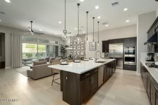 Photo #4: 6753100 Listing