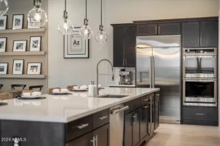 Photo #6: 6753100 Listing