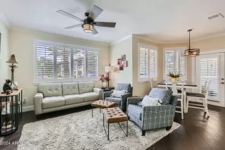 Photo #4: 6753110 Listing