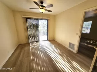 Photo #5: 6753358 Listing