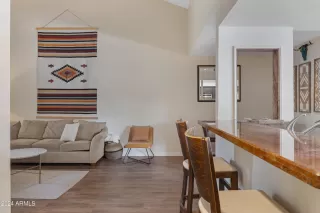 Photo #5: 6753407 Listing