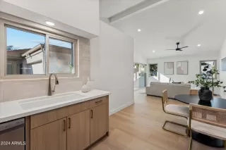 Photo #6: 6753598 Listing