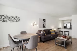 Photo #3: 6753636 Listing